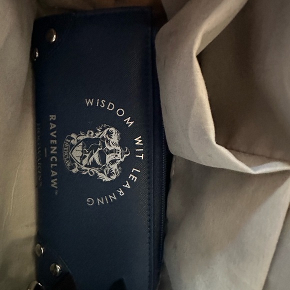Bioworld Ravenclaw Purse and Wallet set - Picture 6 of 7